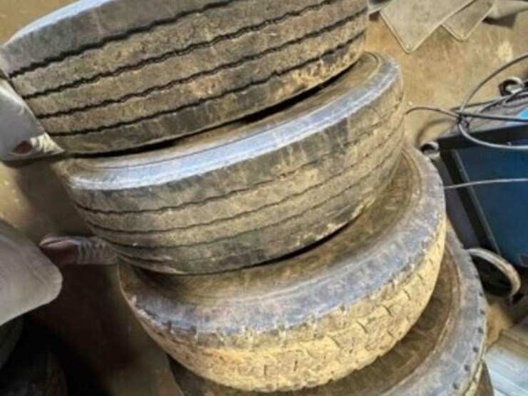 8--225/70r-19.5-used-tires,-rangr-g-image-4
