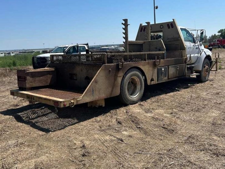 2010-ford-f650-image-6