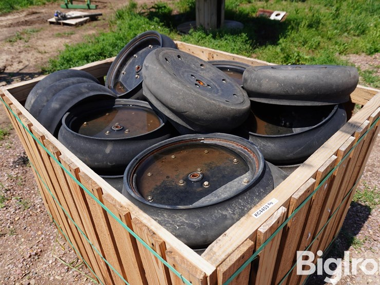 case-ih-gauge-wheels-image-1
