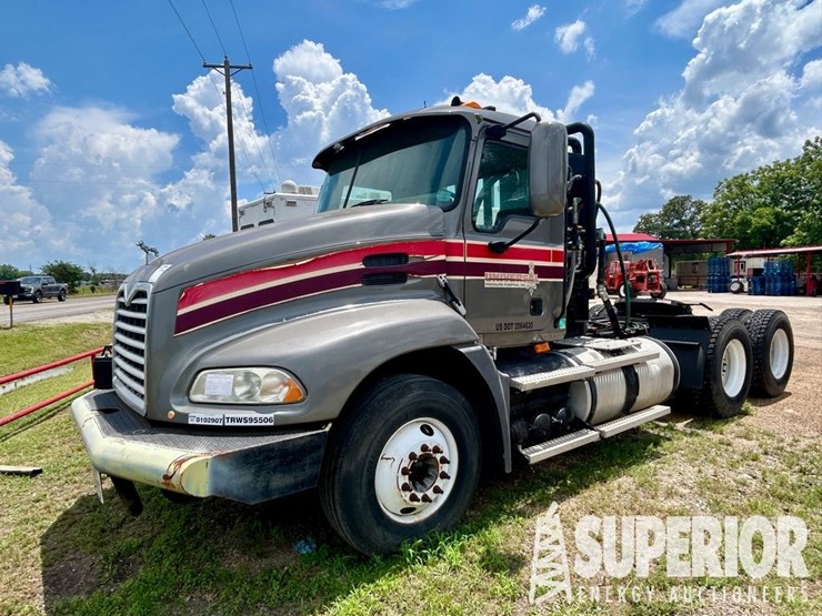 (x)-(9-49)-2008-mack-cxu613-t/a-day-cab-wet-kit-tr...-image-1