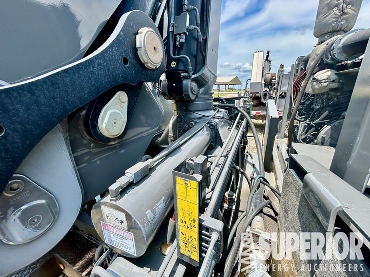 2012-john-deere-b-image-7