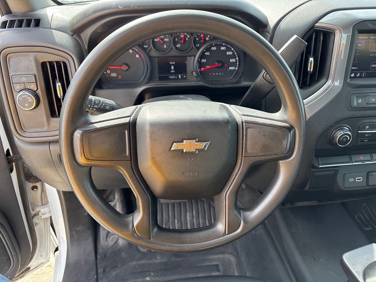 #3626-•-2021-chevrolet-silverado-pickup-truck-image-14