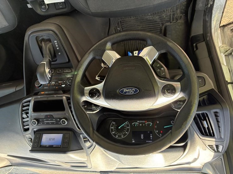 2020-ford-transit-connect-image-15