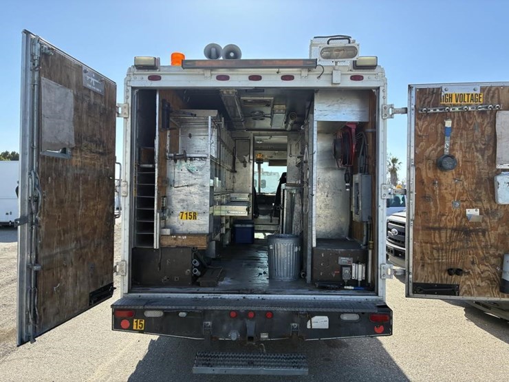 2008-workhorse-w62-image-18