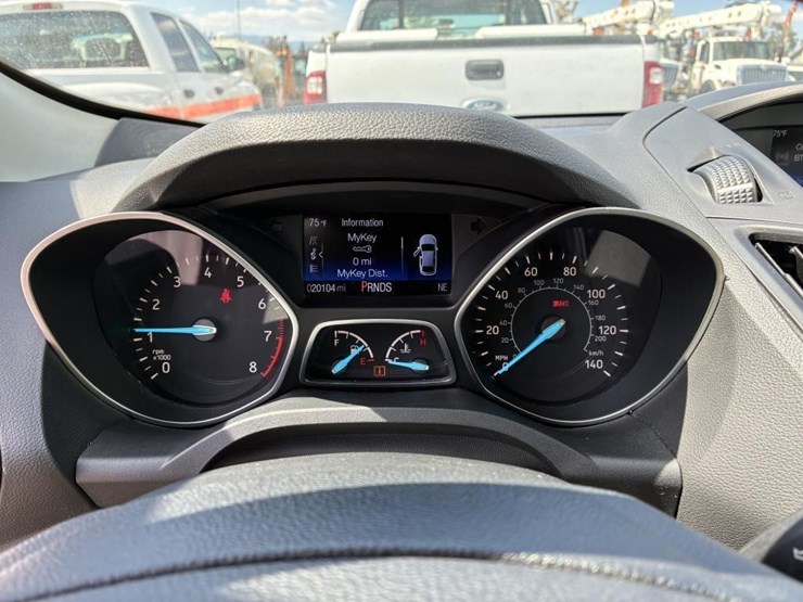 2017-ford-escape-image-19