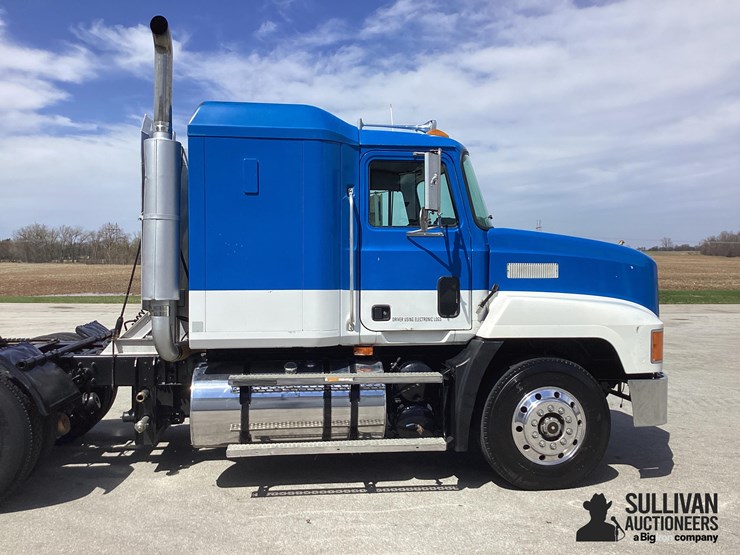 1998-mack-ch613-image-17