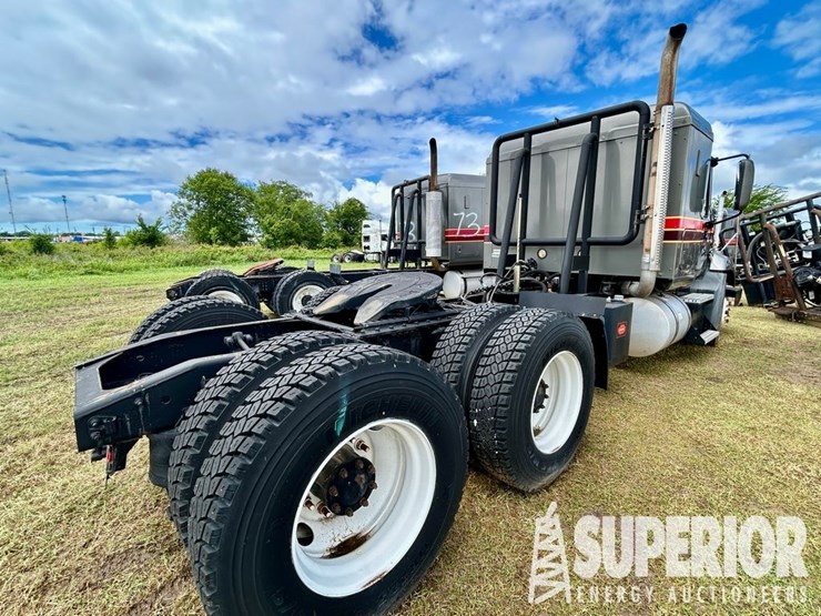 (x)-(9-30)-2009-mack-cxu613-t/a-wet-kit-truck-trac...-image-4