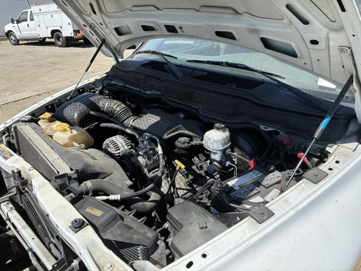 2005-dodge-2500-image-7