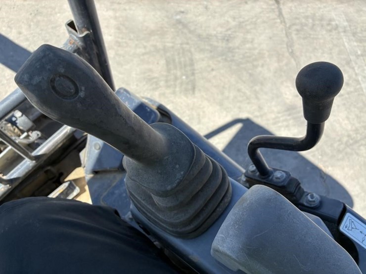 2016-deere-17g-image-18