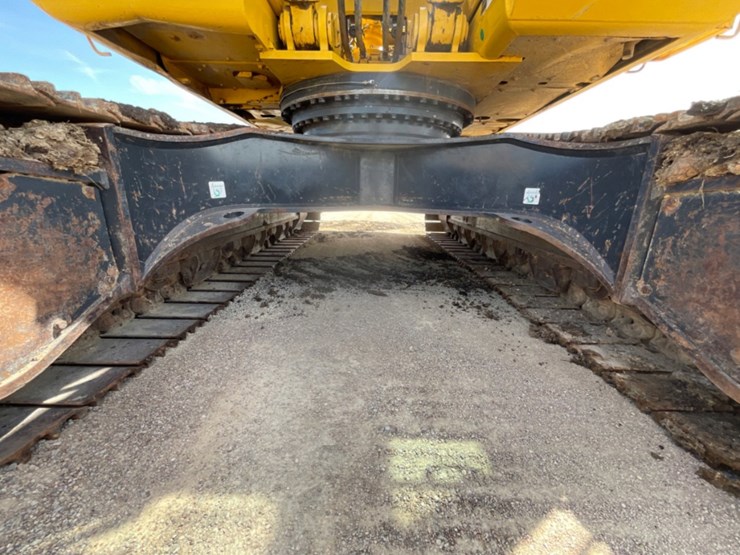 2022-komatsu-pc490-lc-11-image-12