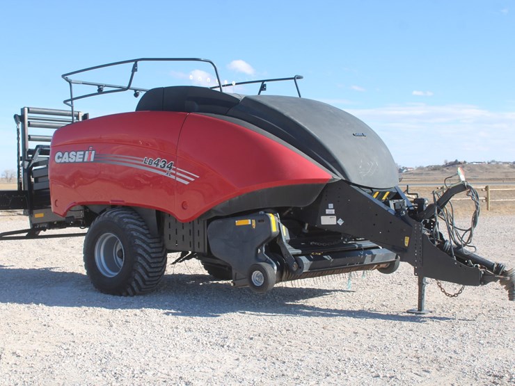 2019-case-ih-lb434xl-image-3