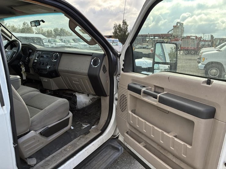 2008-ford-f550-image-18