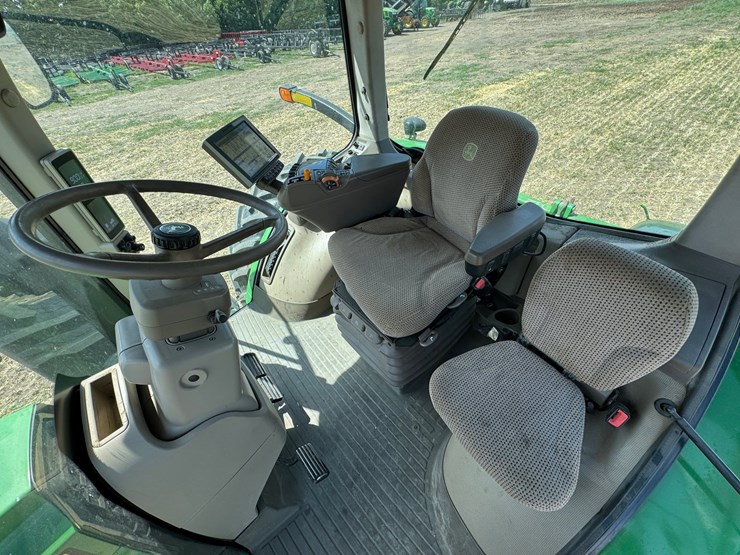 2019-john-deere-8295r-image-46