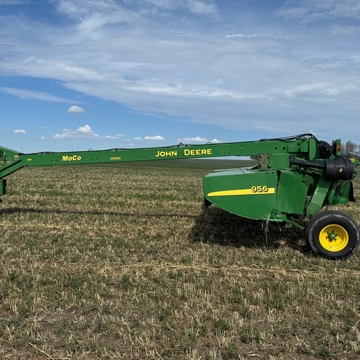 JOHN DEERE 956