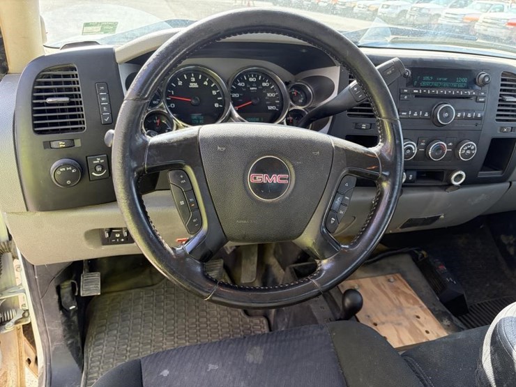 2012-gmc-sierra-2500-image-18