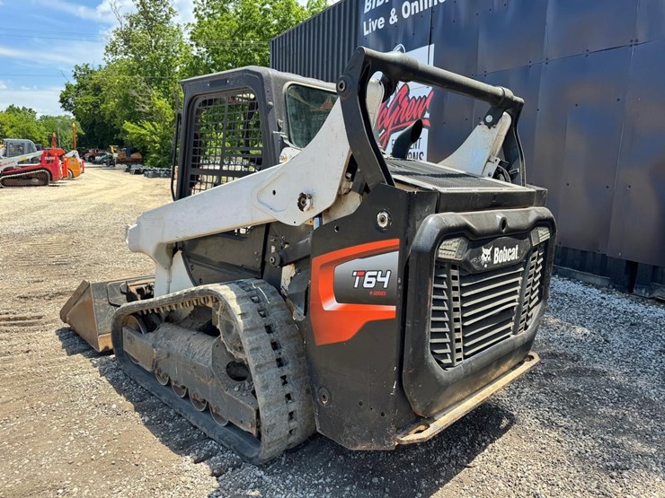 2021-bobcat-t64-image-4
