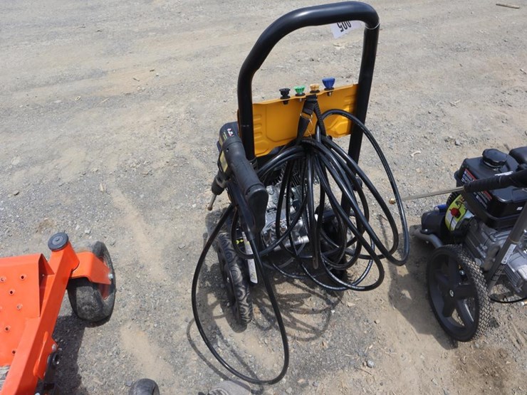 dewalt-pressure-washer-image-5