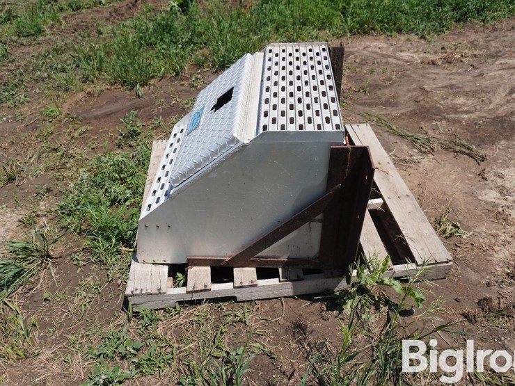 aluminum-saddle-box-image-8