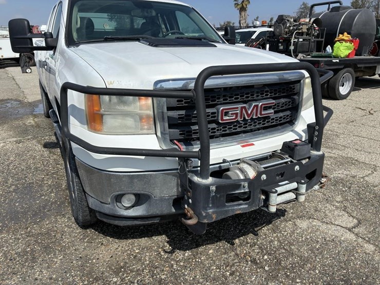 2012-gmc-3500hd-image-13