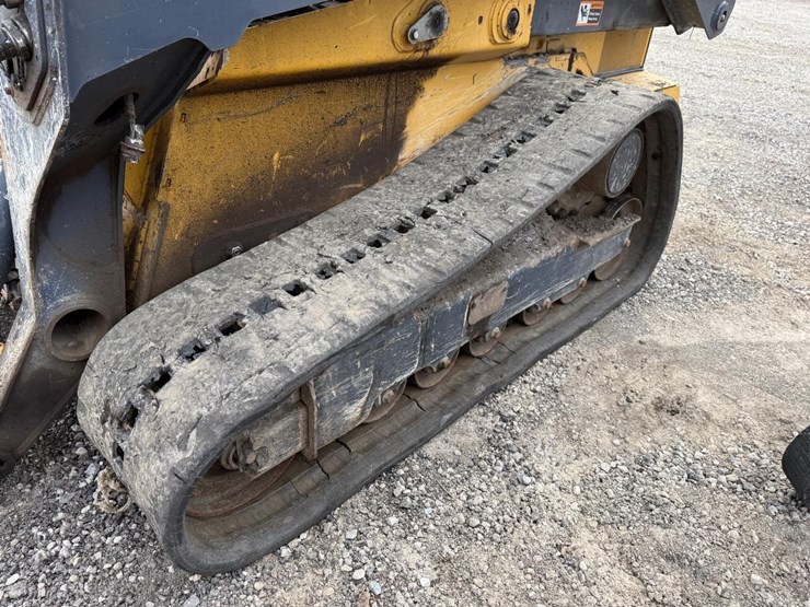 2017-deere-333g-image-15