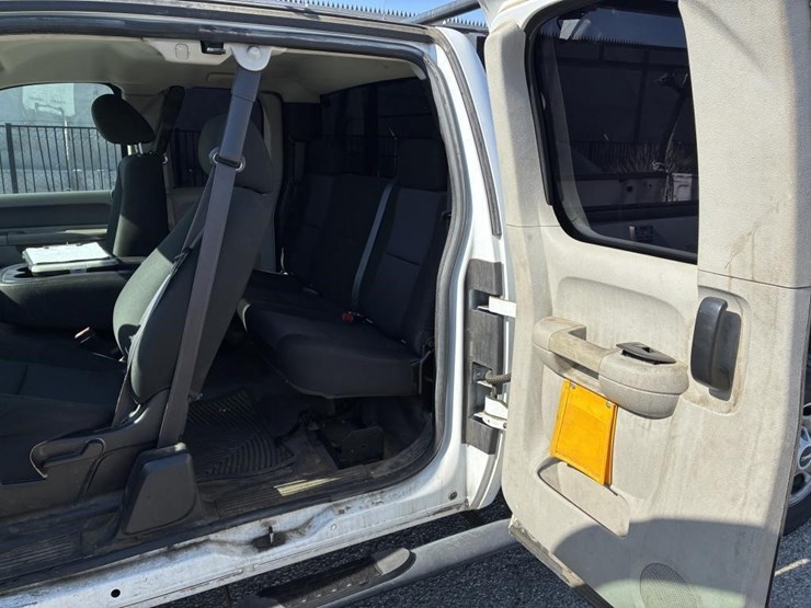 2012-gmc-sierra-2500-image-16