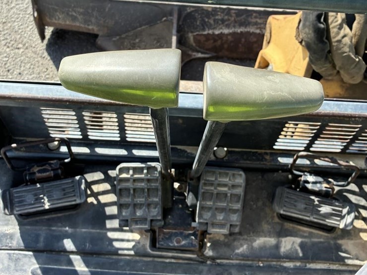 2005-deere-35d-image-18