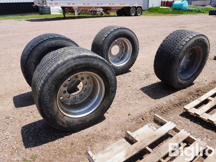 michelin-445/50r22.5-tires-&-rims-image-3