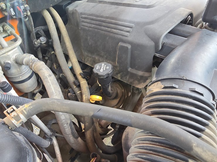 2013-chevrolet-silverado-3500-image-46