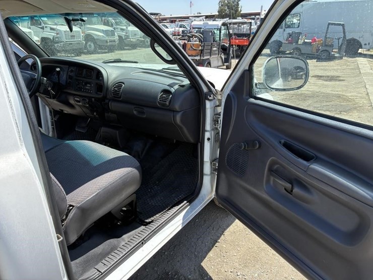 2001-dodge-ram-1500-image-13