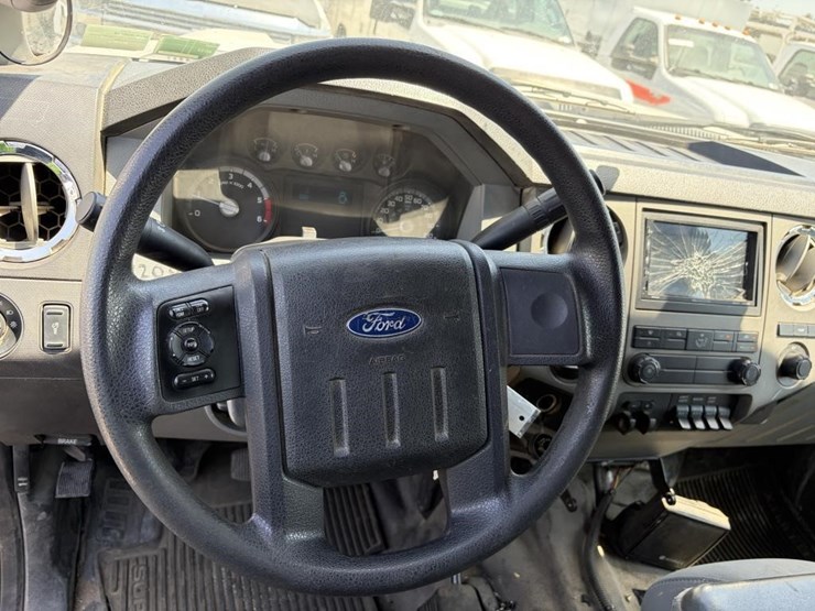 2012-ford-f550-image-15