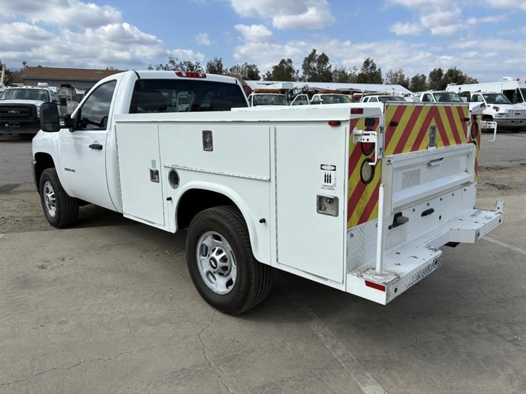2013-chevrolet-silverado-2500-image-4