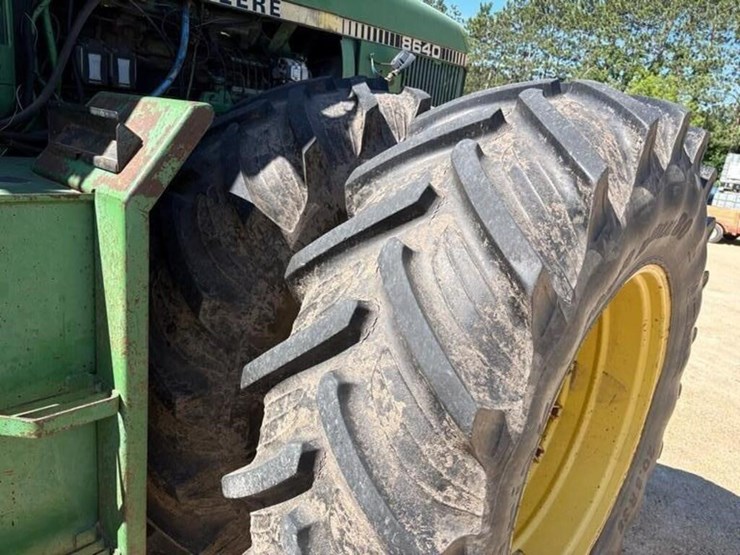 john-deere-8640-image-4