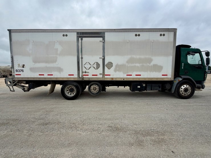 2016-peterbilt-220-image-4