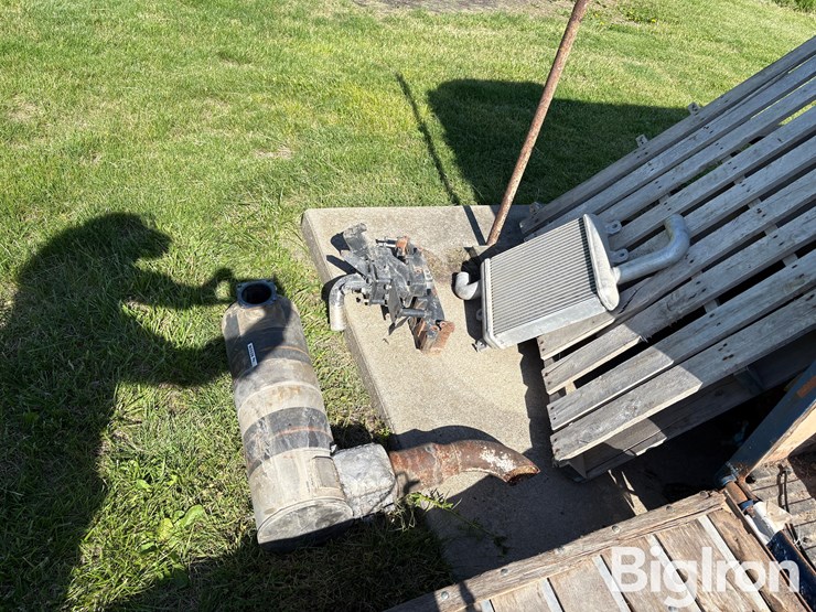 komatsu-pc138-image-3