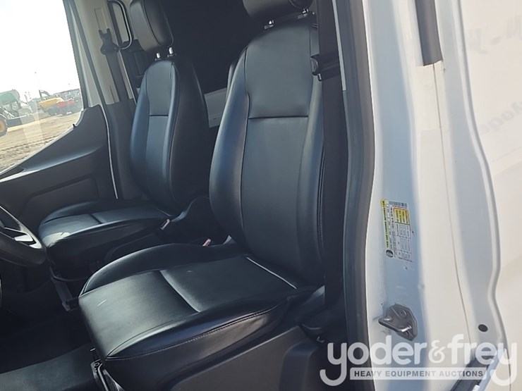 2020-ford-transit-image-31
