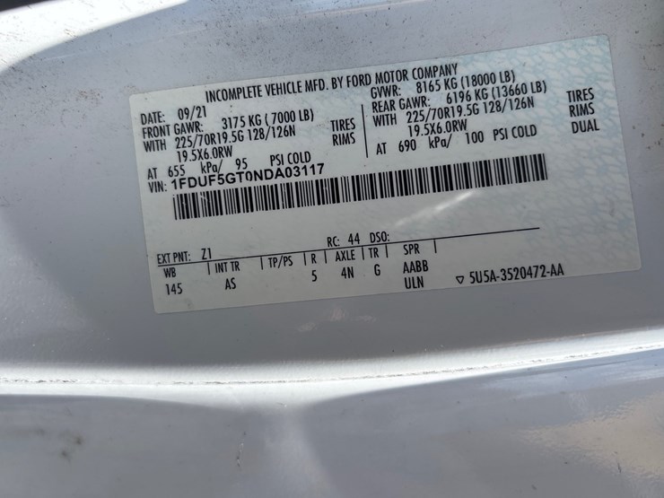 2022-ford-f550-image-17