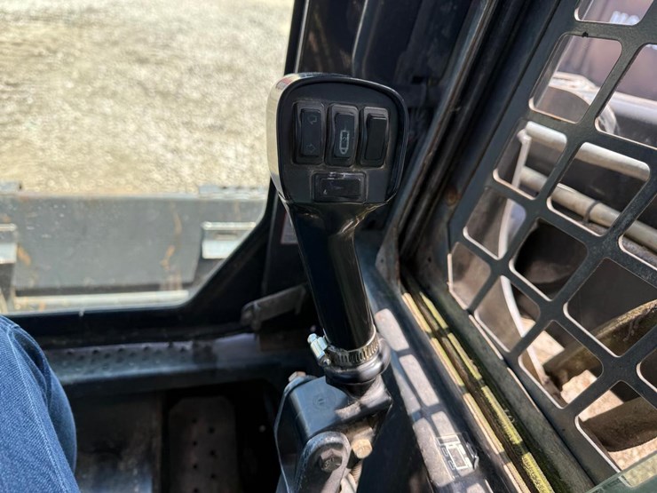new-holland-ls190b-image-19