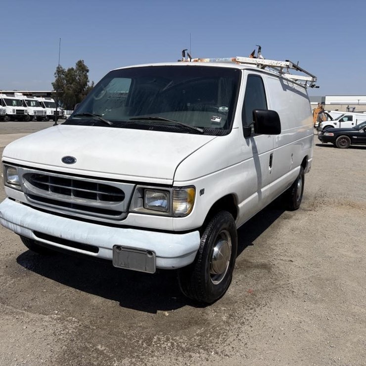 2001 FORD E350