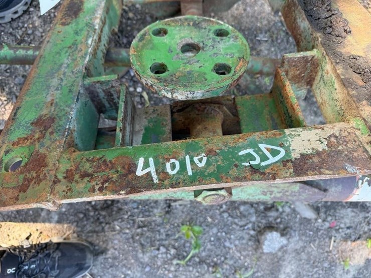 john-deere-4010-image-2