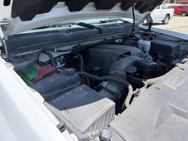 2011-chevrolet-1500-image-6