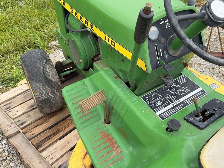 john-deere-110-image-21