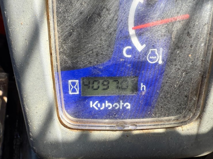 2016-kubota-ssv75-image-21