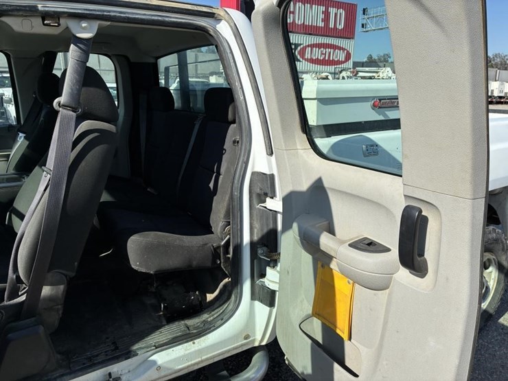 2012-gmc-2500-image-11