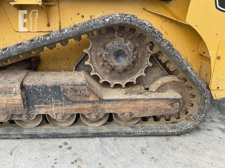2017-deere-317g-image-9