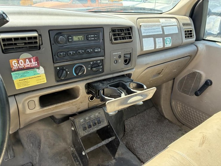 2004-ford-f350-image-16