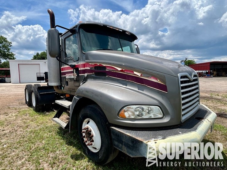 (x)-(9-49)-2008-mack-cxu613-t/a-day-cab-wet-kit-tr...-image-4