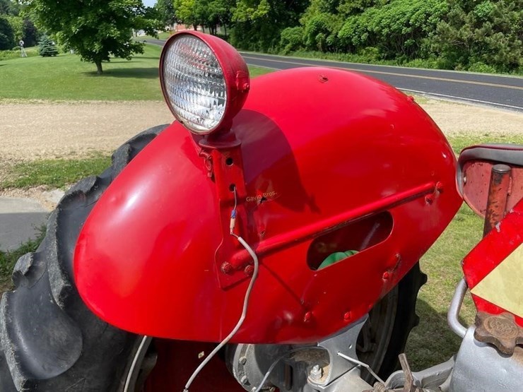 1963-massey-ferguson-65-image-15