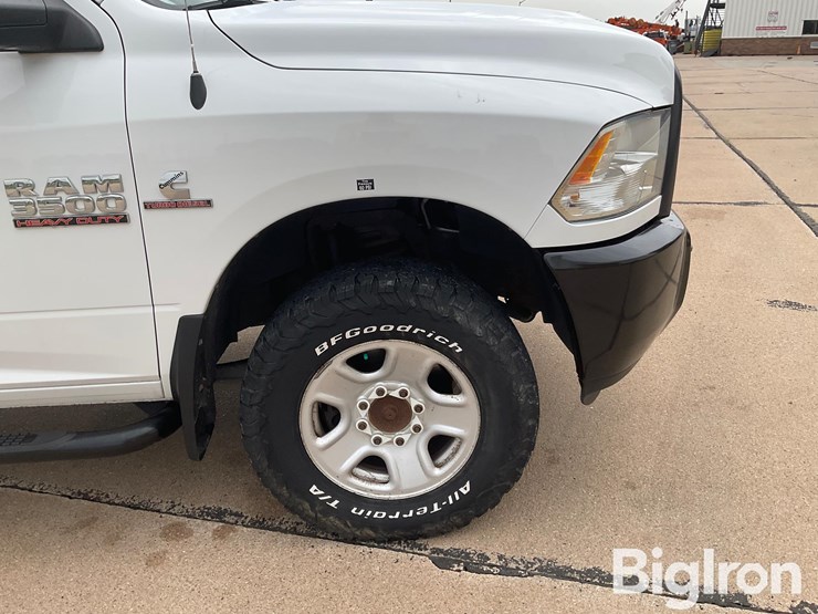 2016-dodge-3500-image-15