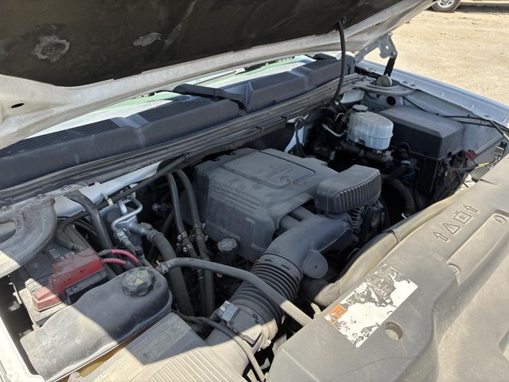 2011-chevrolet-silverado-2500-image-10