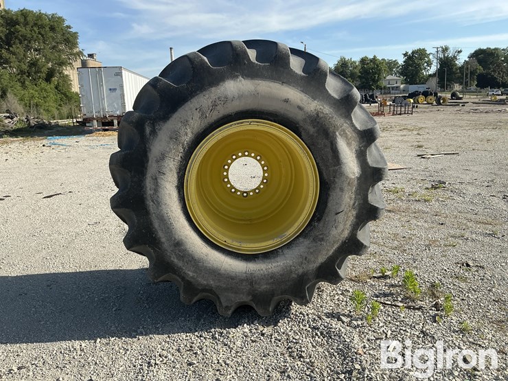 john-deere-32-image-4